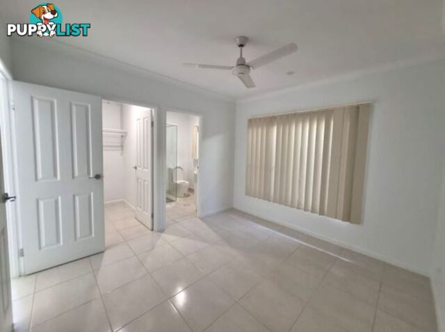 7a Savaii close Palm Cove QLD 4879