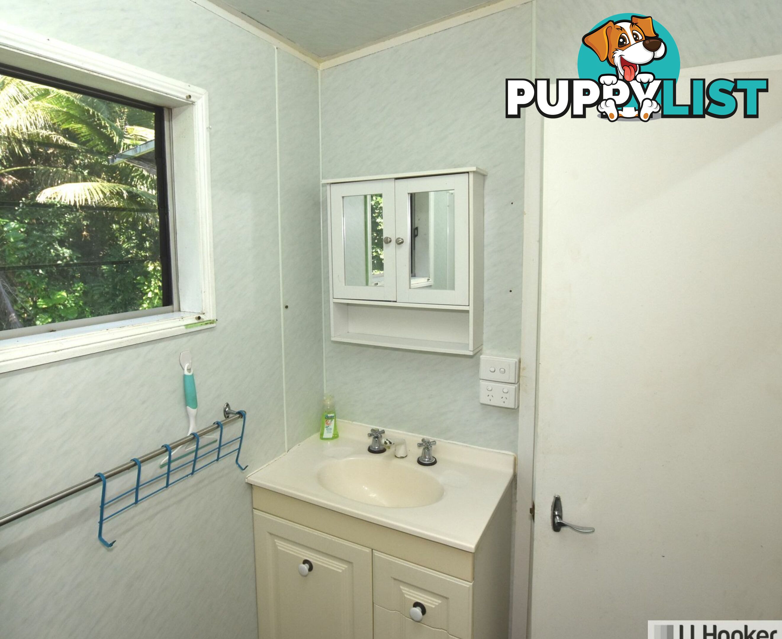 19 Hyatt Street TULLY QLD 4854