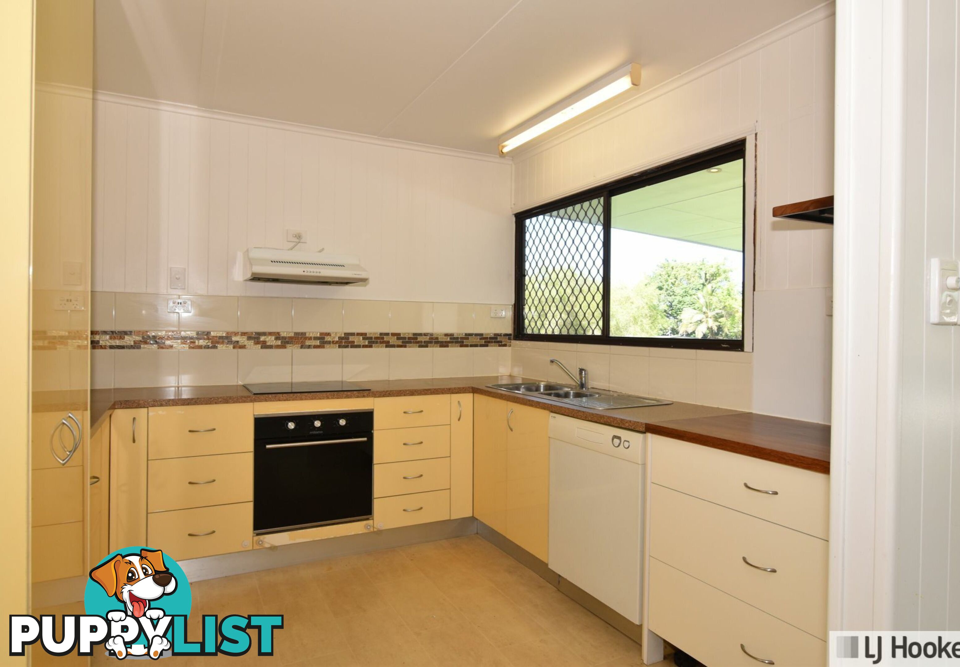 1 Millwood Street TULLY QLD 4854