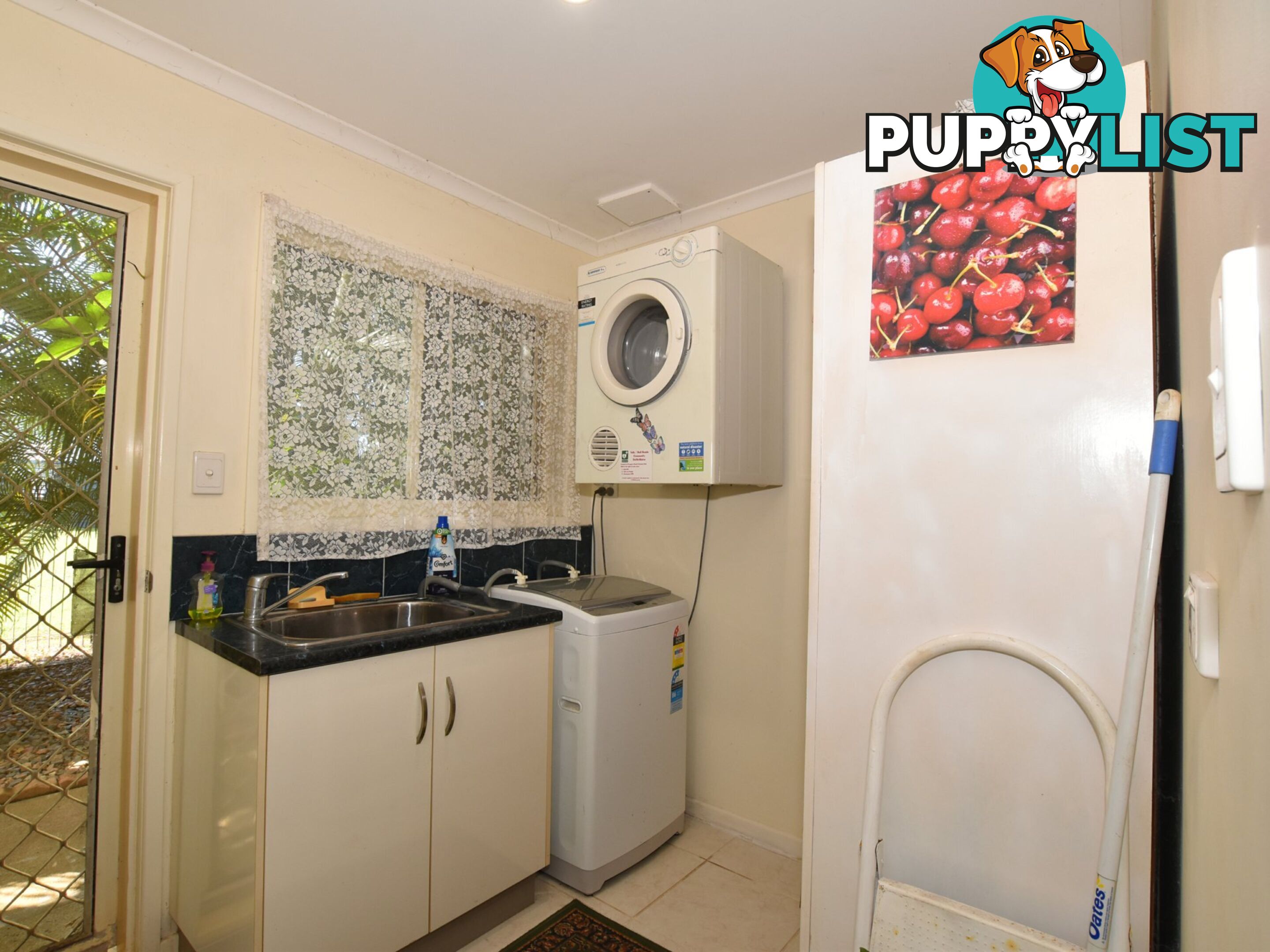 66 Taylor street TULLY HEADS QLD 4854