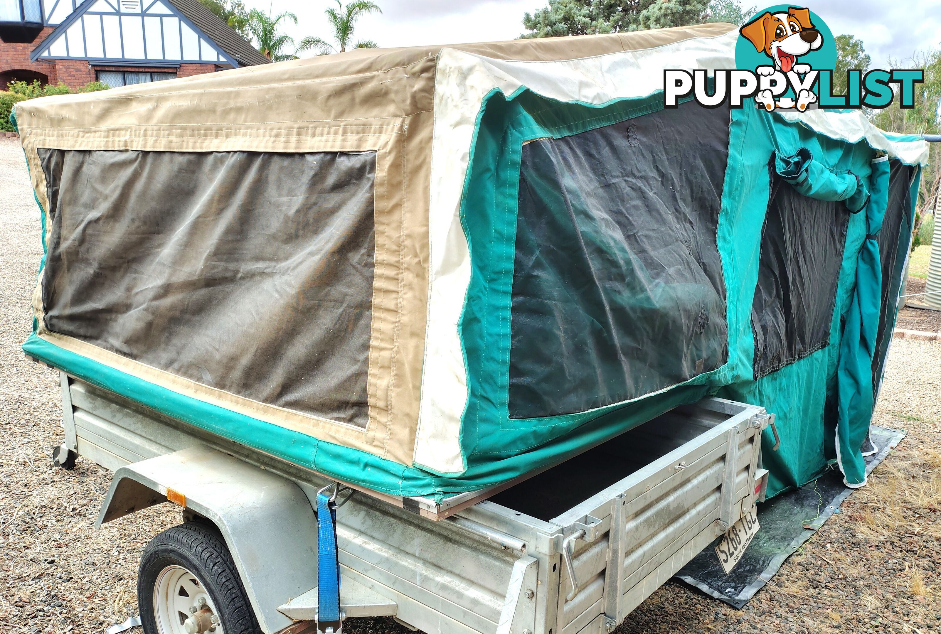 Camper trailer