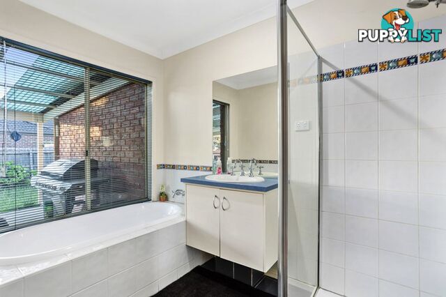 34 BAYNTON CRESCENT LYNBROOK VIC 3975