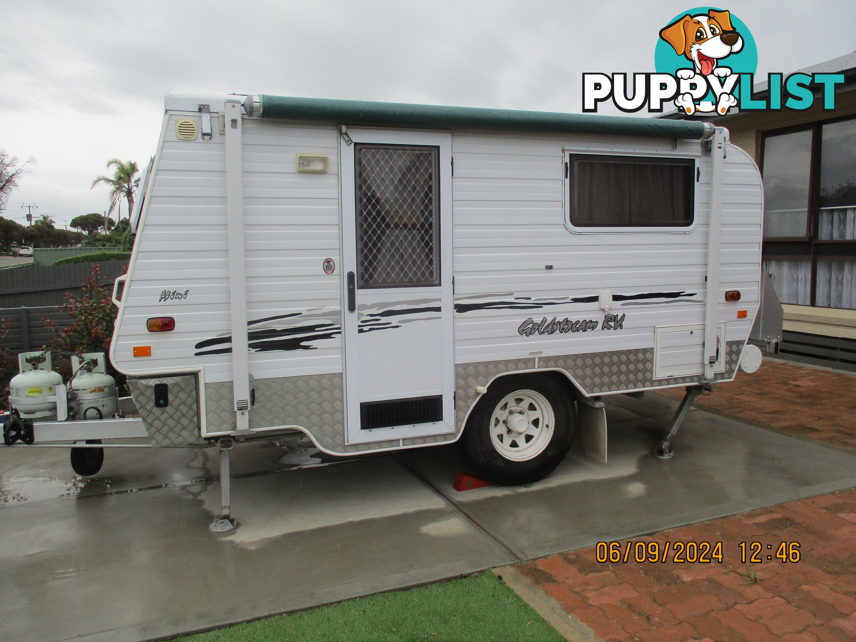 2006 Goldstream MINI RV  Pop Top with Roll out awning