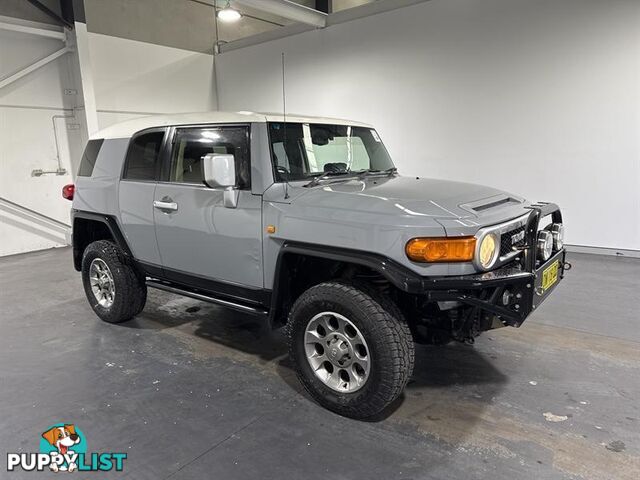 2012 TOYOTA FJ CRUISER  4D WAGON