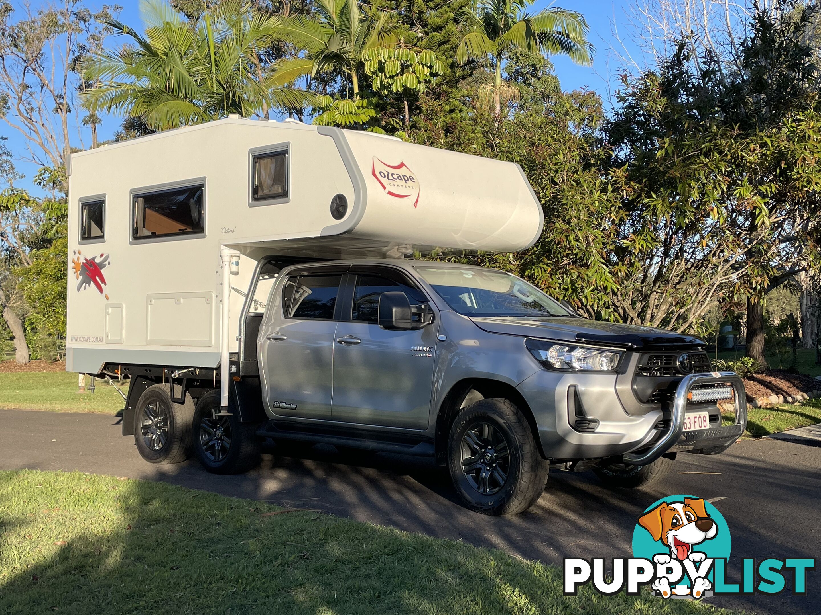 2023 SixWheeler Toyota Hilux Automatic.