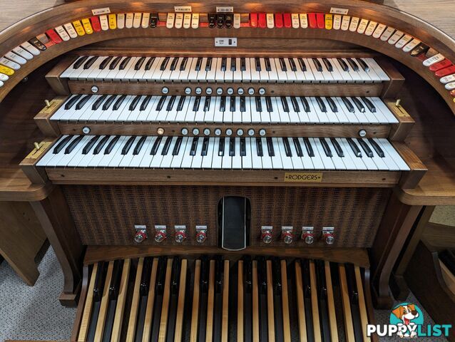 Rodgers Trio Theatre Organ Model 321 B