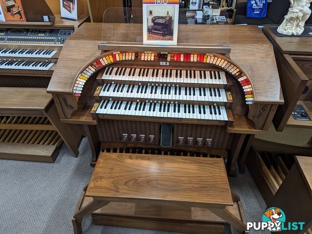 Rodgers Trio Theatre Organ Model 321 B