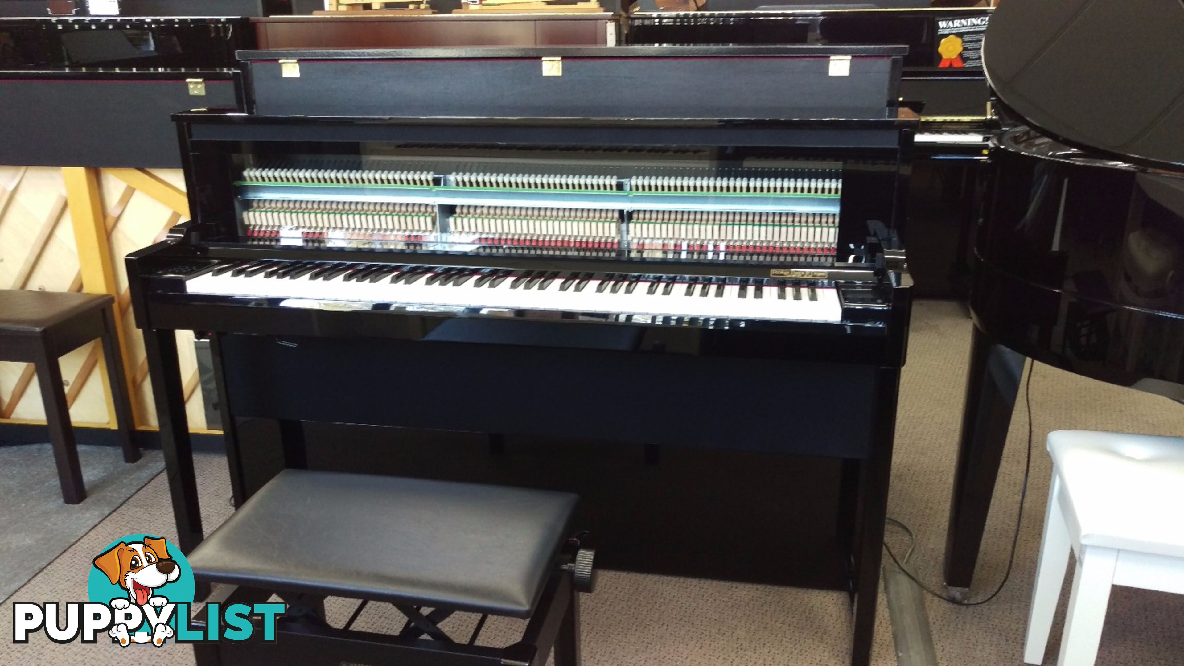 Yamaha AvantGrand Upright Hybrid Piano  NU1X