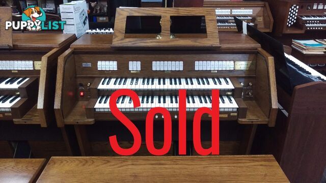 Viscount Canticus 270 Classical Organ ~ Now Sold ~ with a 27 flat radiating pedal board