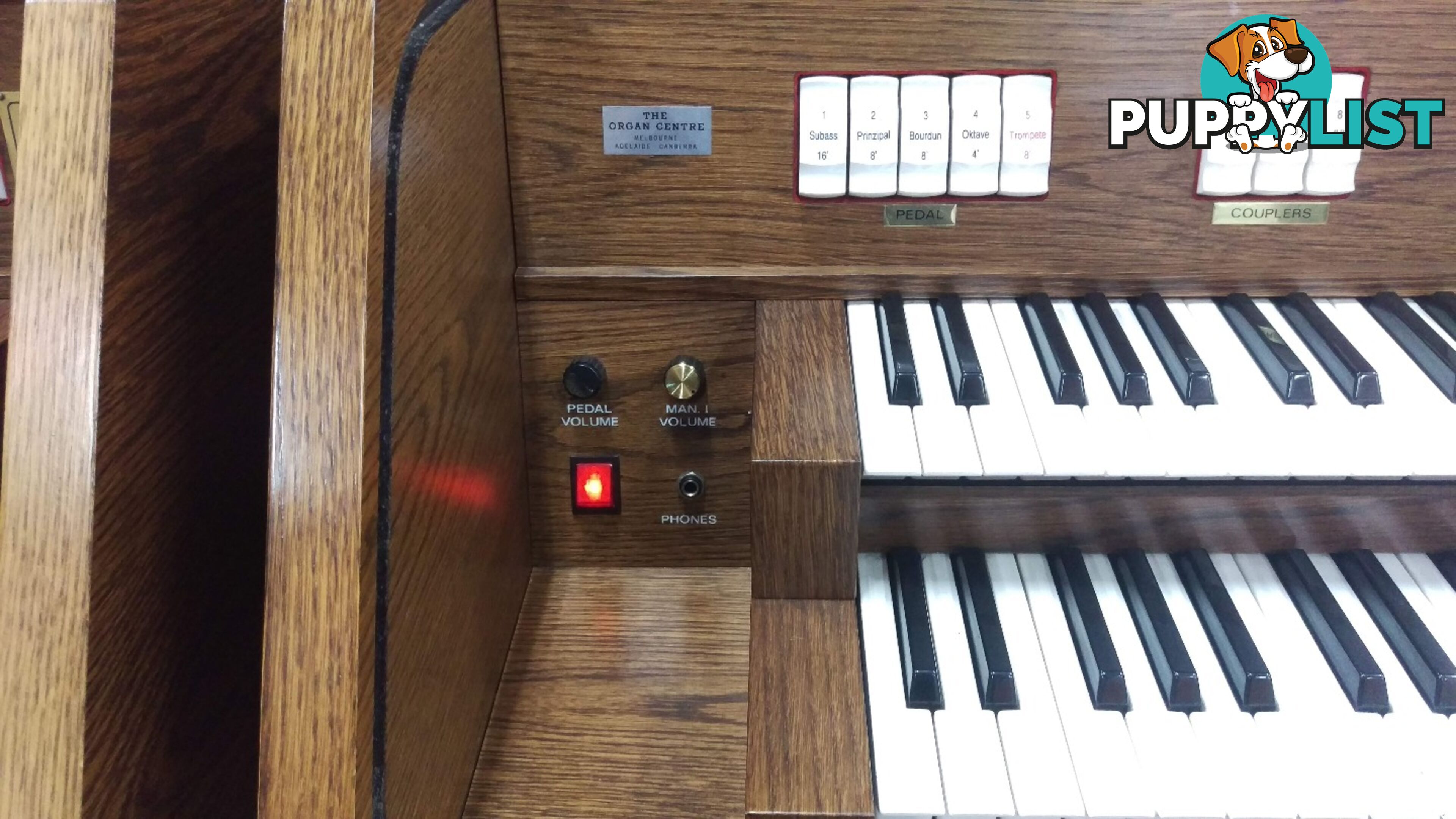 Viscount Canticus 270 Classical Organ ~ Now Sold ~ with a 27 flat radiating pedal board