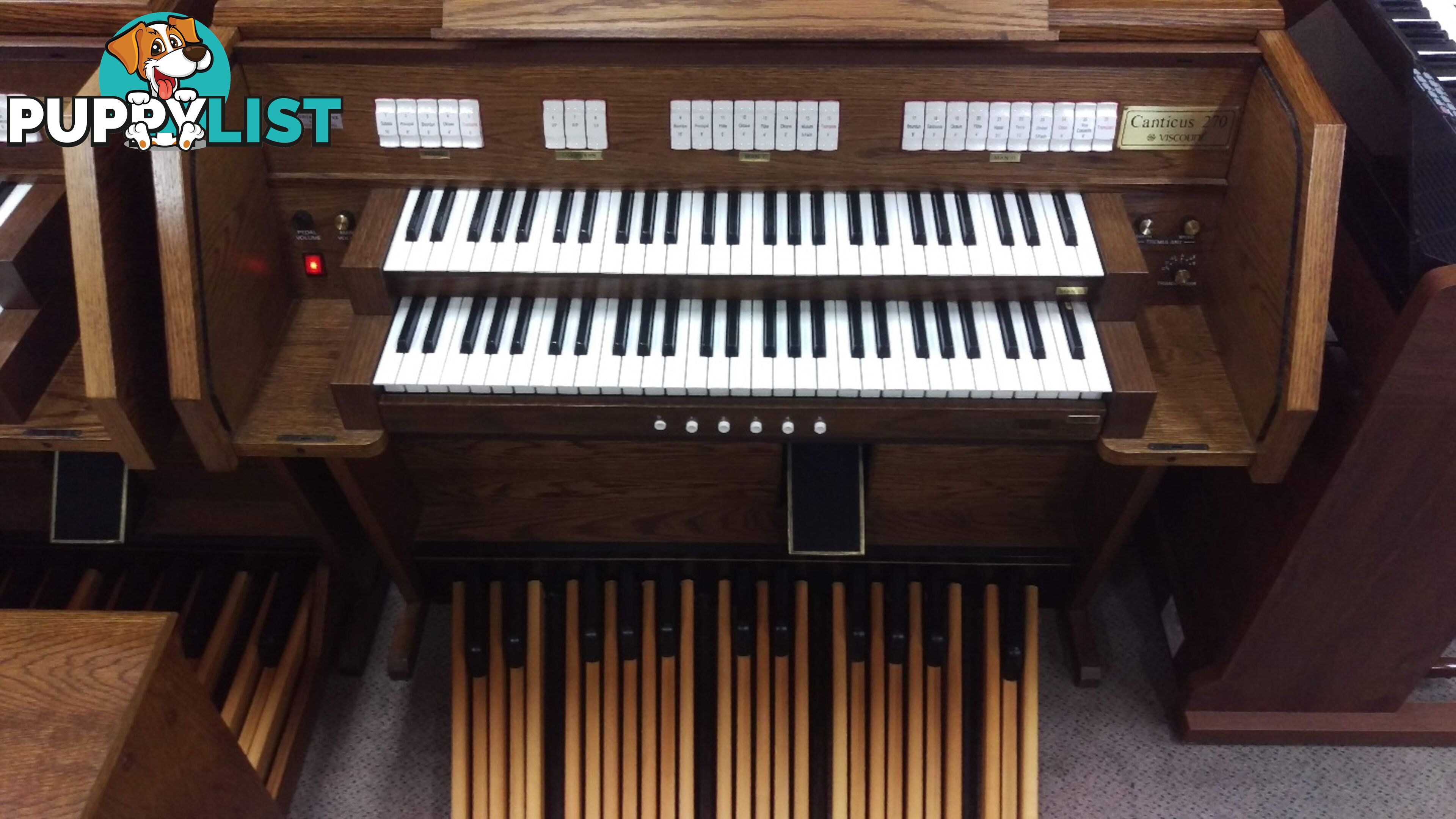 Viscount Canticus 270 Classical Organ ~ Now Sold ~ with a 27 flat radiating pedal board