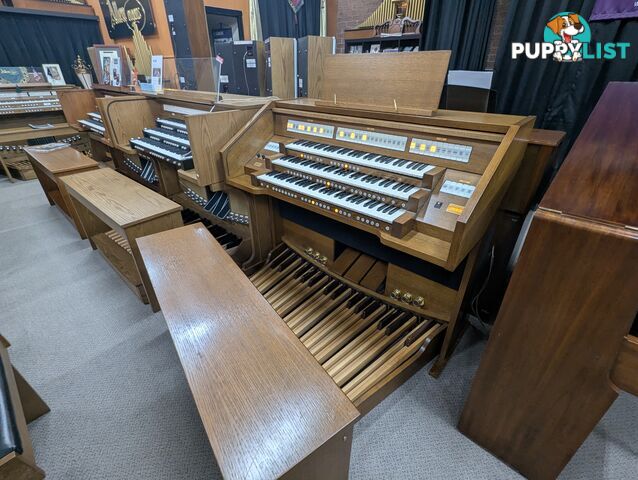 Johannus Opus 370 3 Manuals 32 Note AGO Digital Organ in Excellent Condition