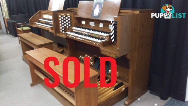 SOLD - Viscount Classical Organ Model Cantata