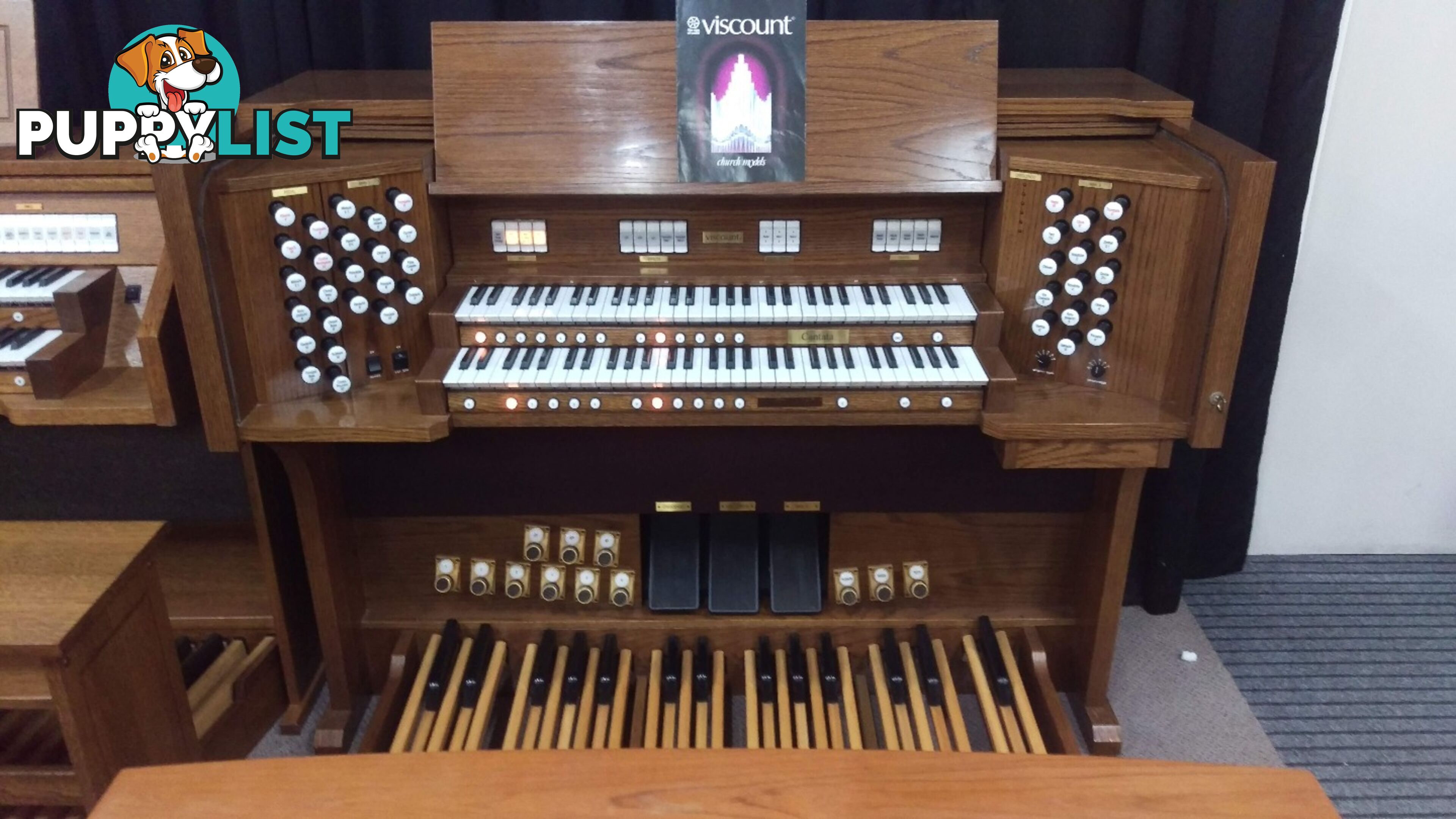 SOLD - Viscount Classical Organ Model Cantata