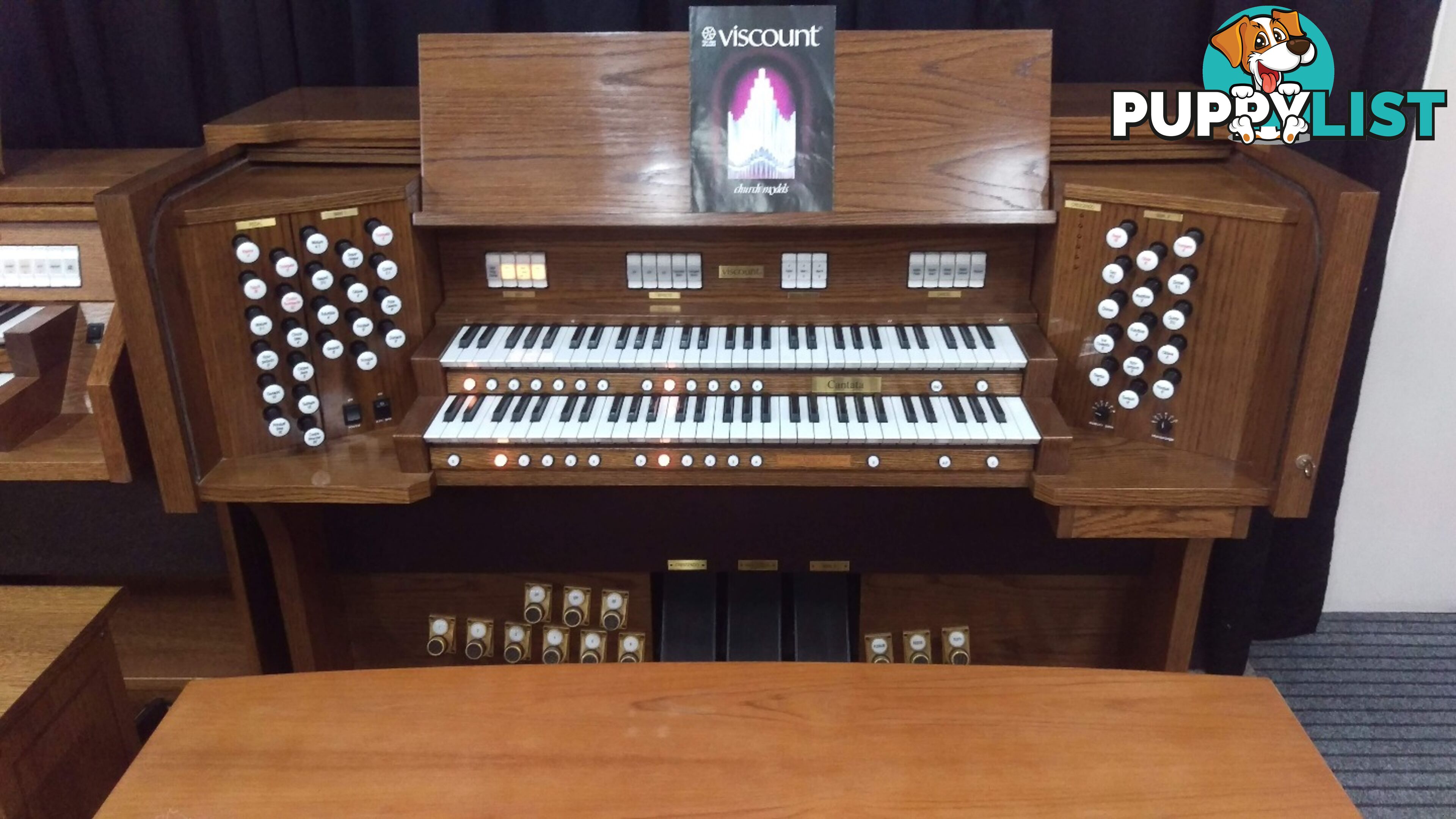 SOLD - Viscount Classical Organ Model Cantata