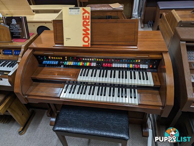 Lowrey Organ ~ Holiday D325