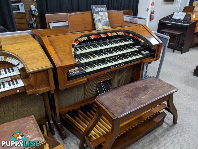 Conn 651 Deluxe 3 Manual Theatre Style Organ