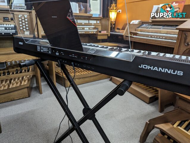 JOHANNUS Keyboard Organ  ~ ONE