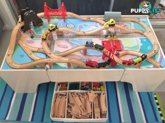 Kids train table with lots of pieces