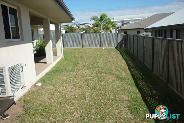 Bushland Beach QLD 4818