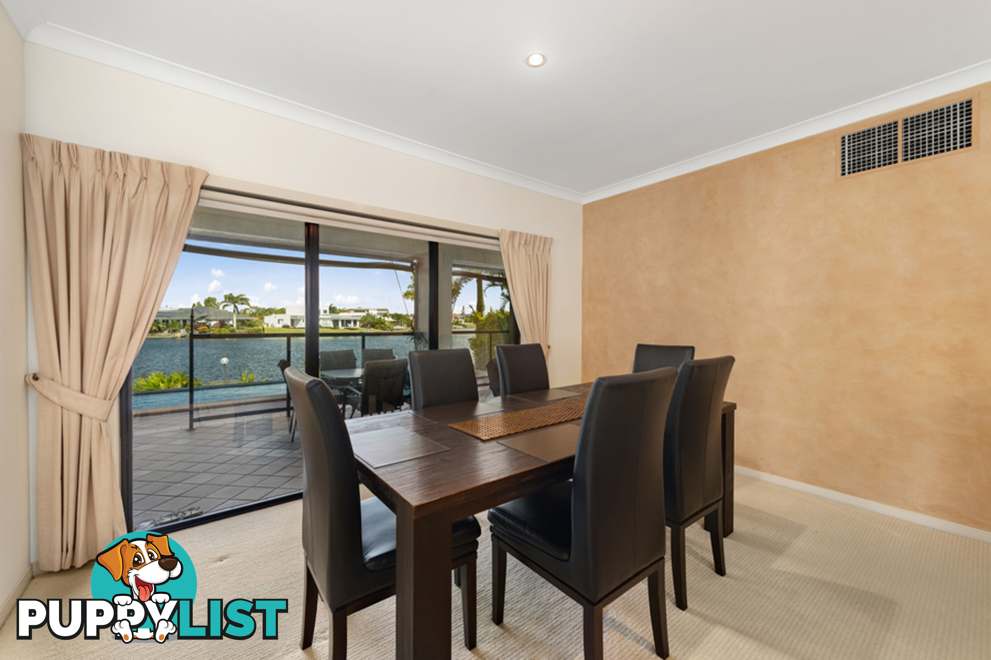 66 The Peninsula Helensvale QLD 4212