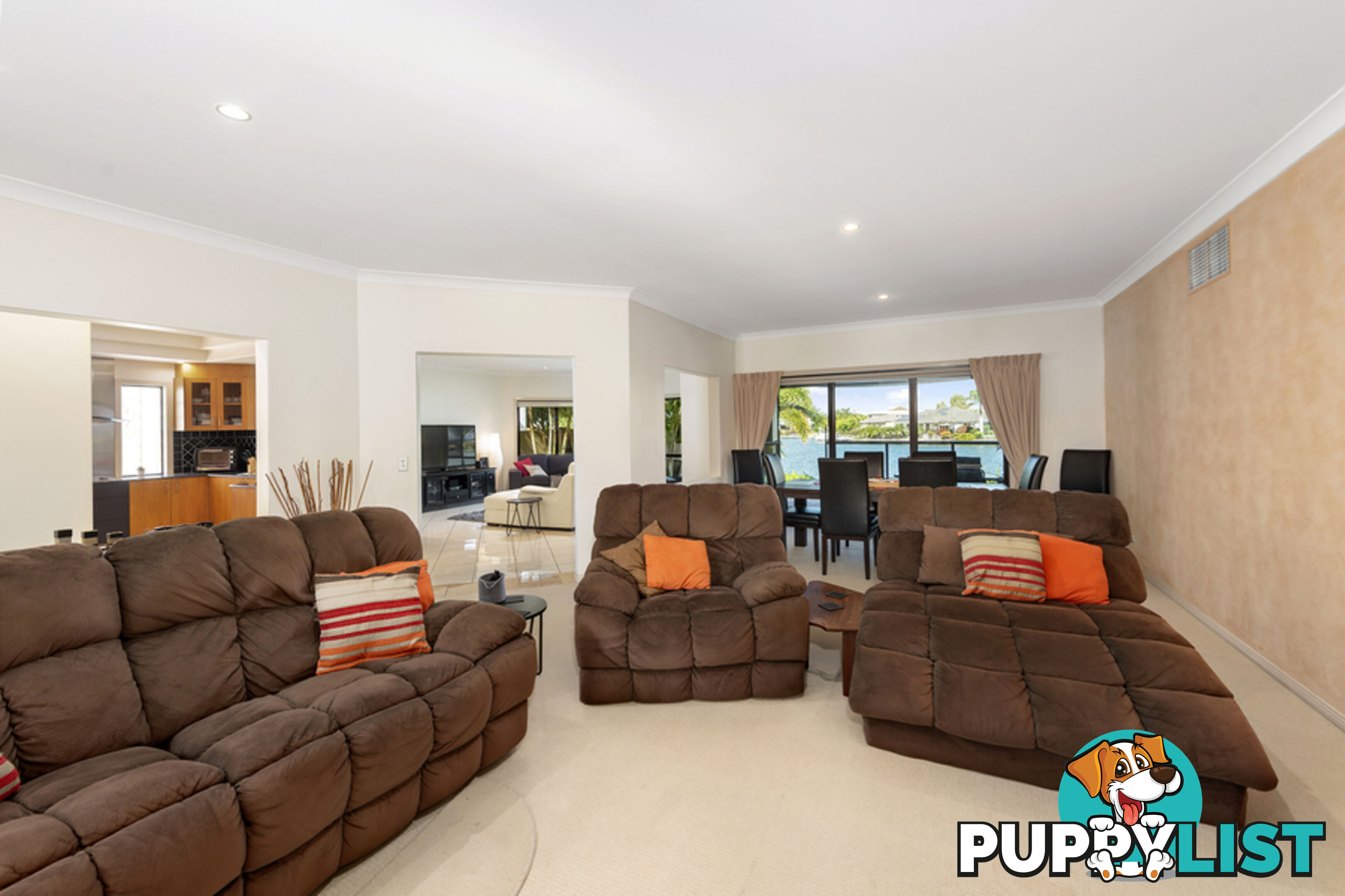 66 The Peninsula Helensvale QLD 4212