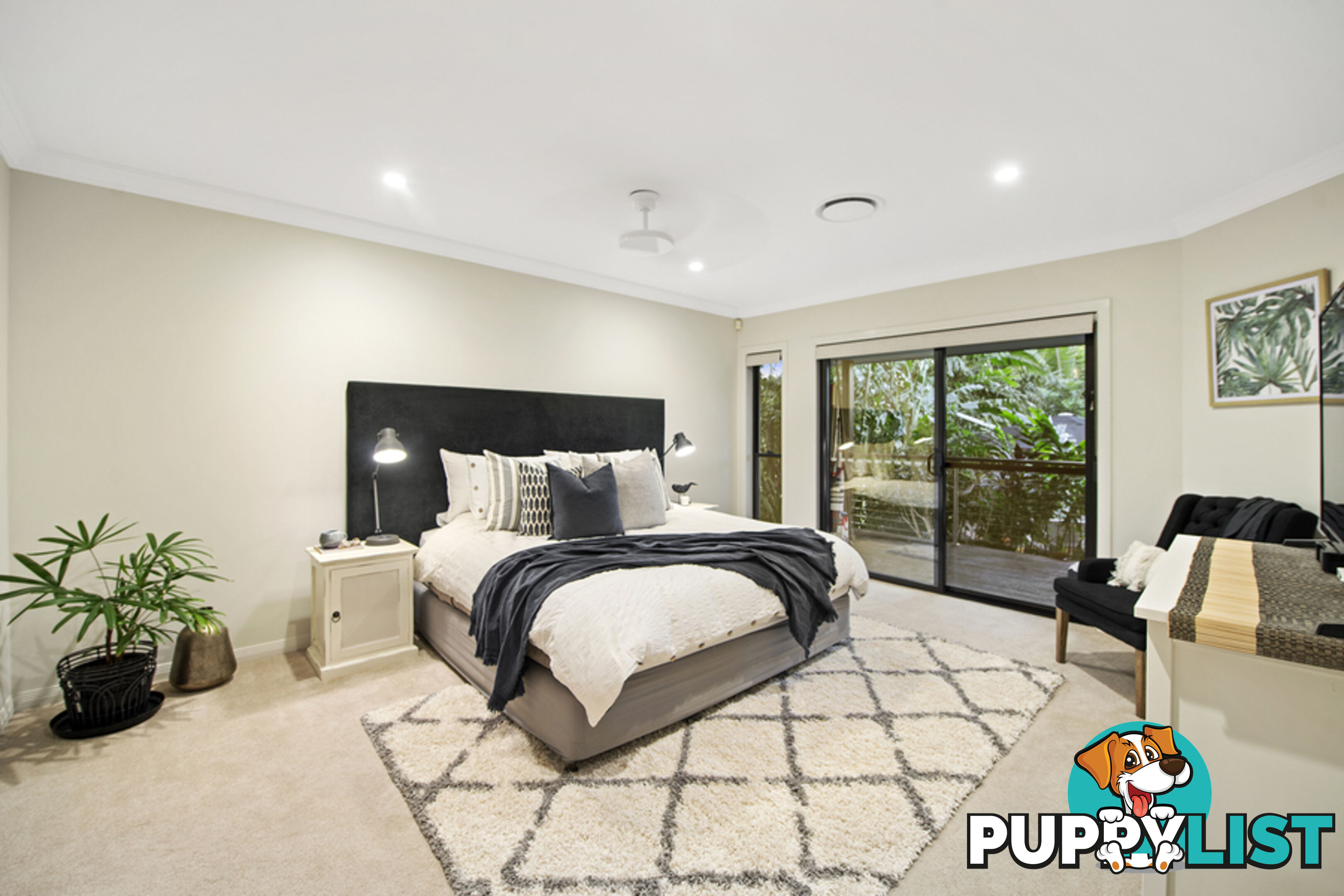 21 River Cove Place Hope Island QLD 4212