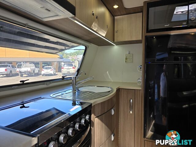 2014  JAYCO SILVERLINE  23.72-1 CARAVAN