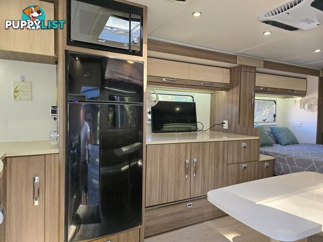 2014  JAYCO SILVERLINE  23.72-1 CARAVAN