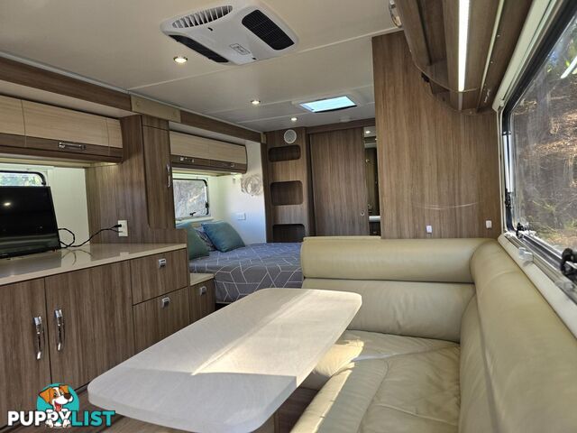 2014  JAYCO SILVERLINE  23.72-1 CARAVAN