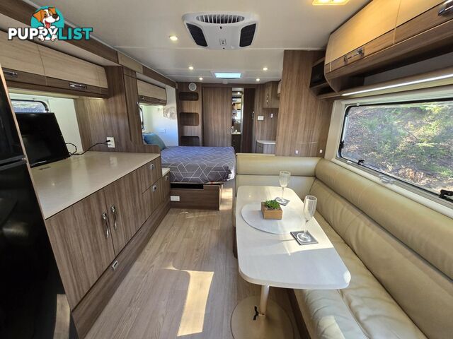 2014  JAYCO SILVERLINE  23.72-1 CARAVAN