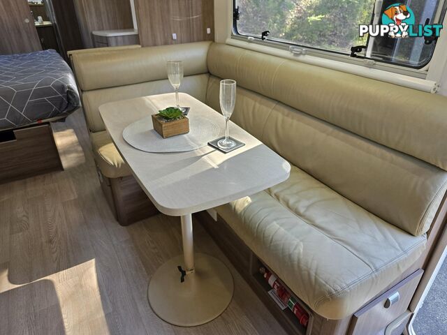 2014  JAYCO SILVERLINE  23.72-1 CARAVAN