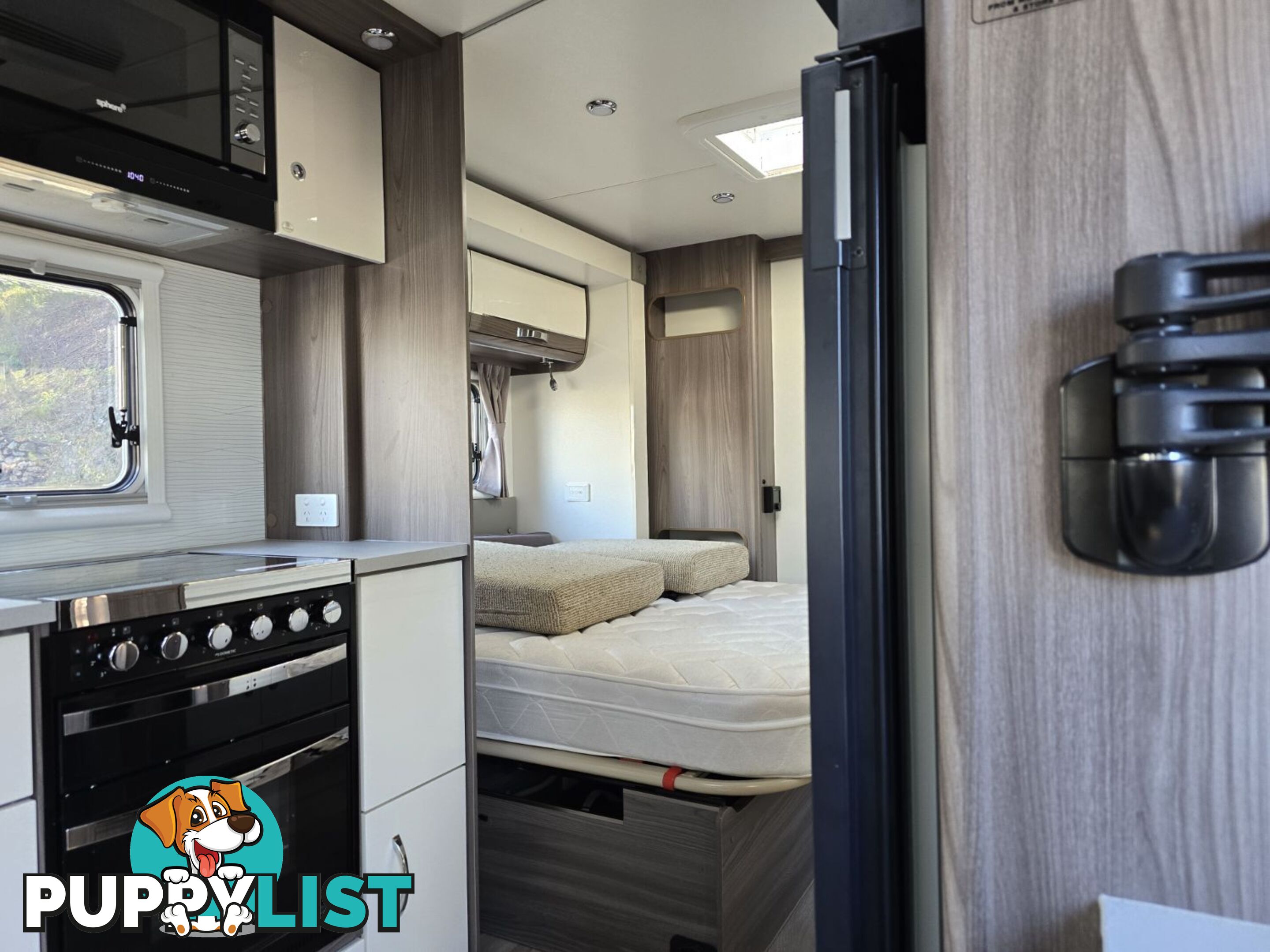 2018  JAYCO SILVERLINE  21.65-3 CARAVAN