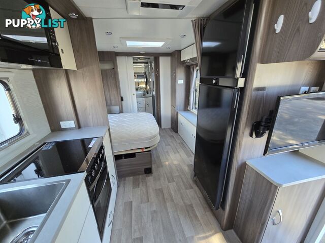 2018  JAYCO SILVERLINE  21.65-3 CARAVAN