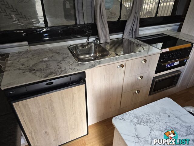 2018  GOLF CHALLENGER   CAMPER TRAILER