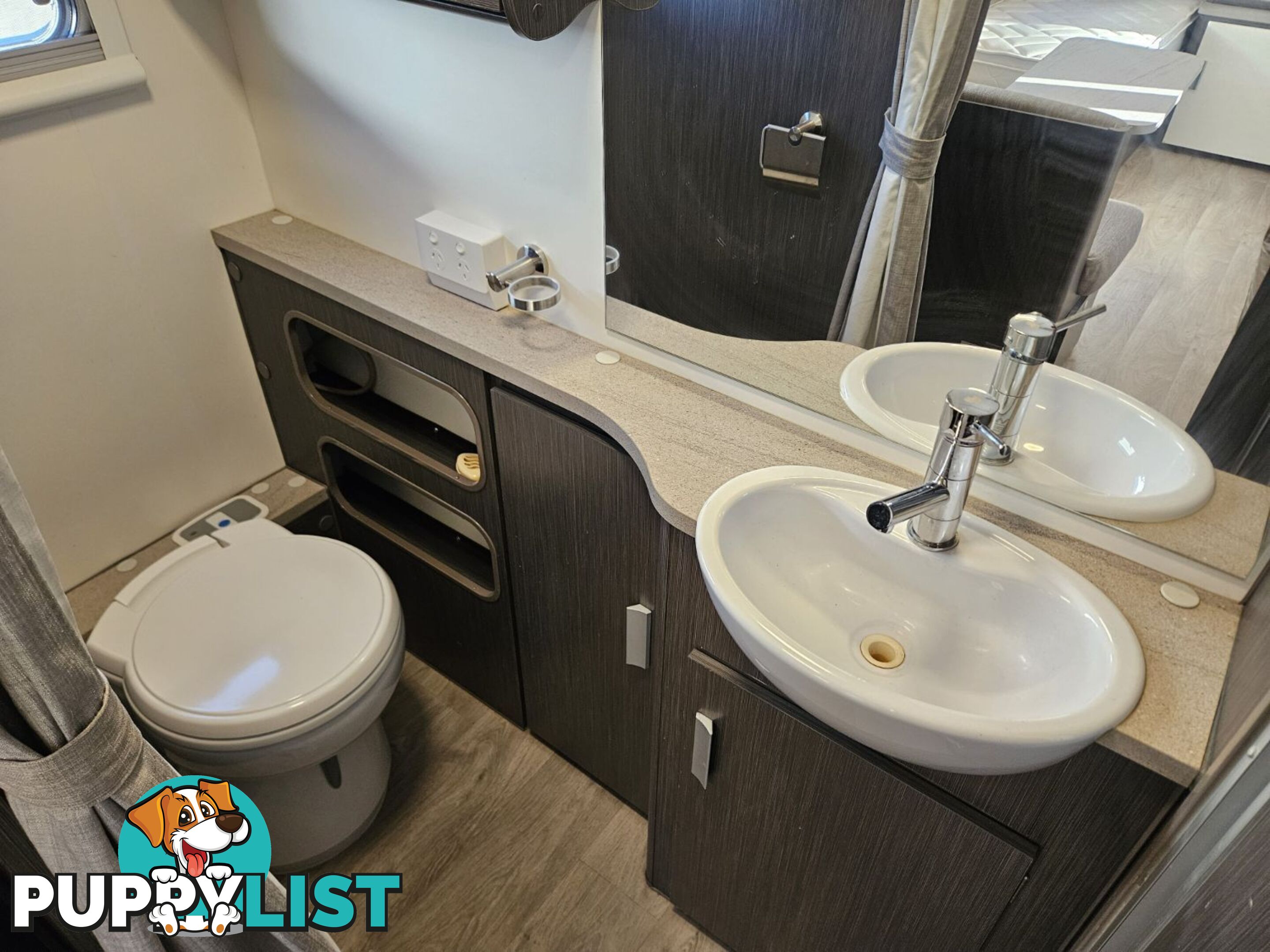 2019  JAYCO JOURNEY  16.67-4 POP TOP