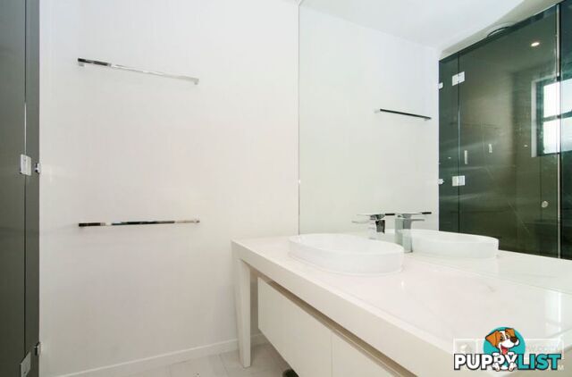 10019 The Boulevard Benowa QLD 4217