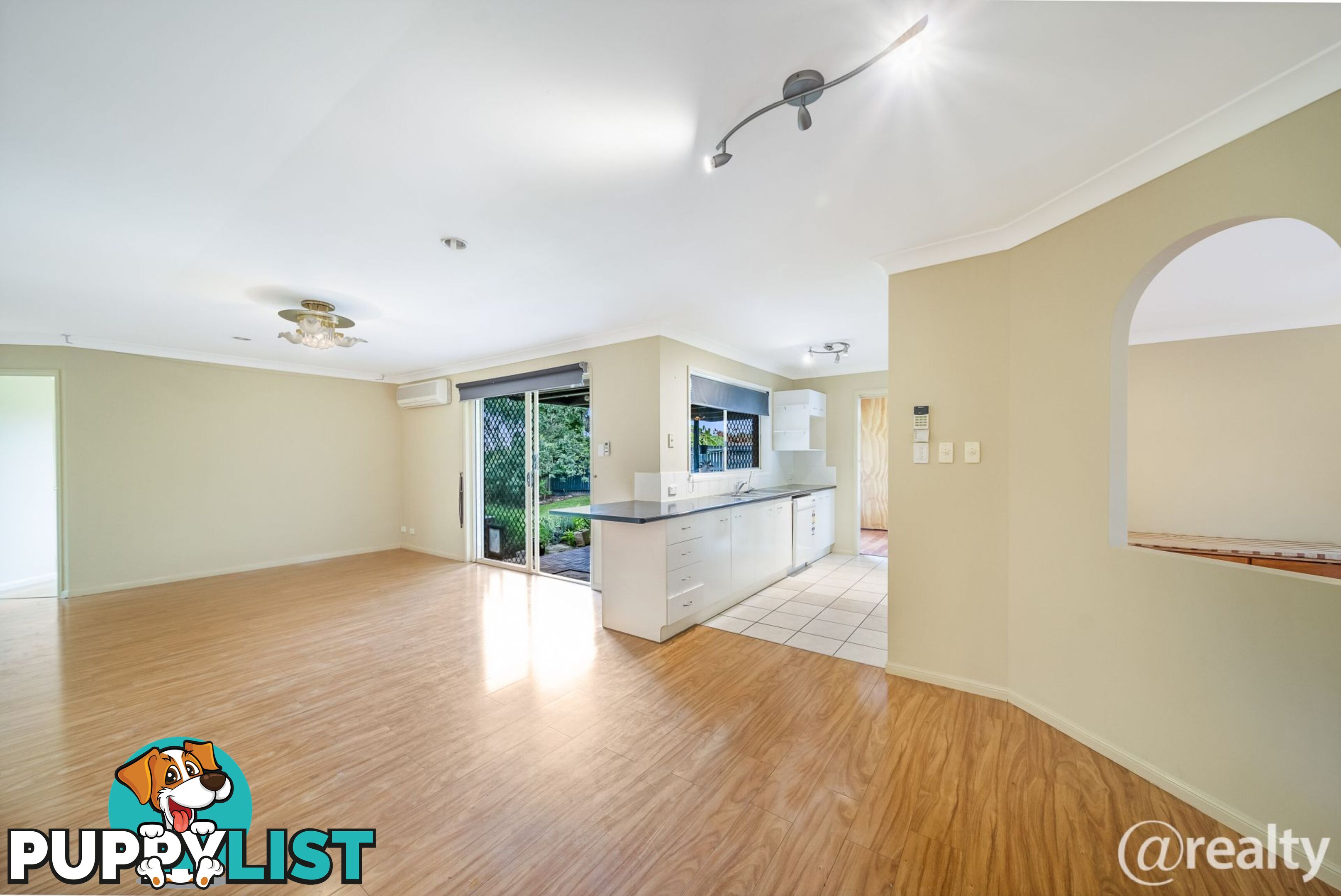 19 Mayfair Place Stretton QLD 4116