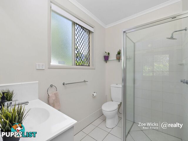 25 Meander Close Brinsmead QLD 4870