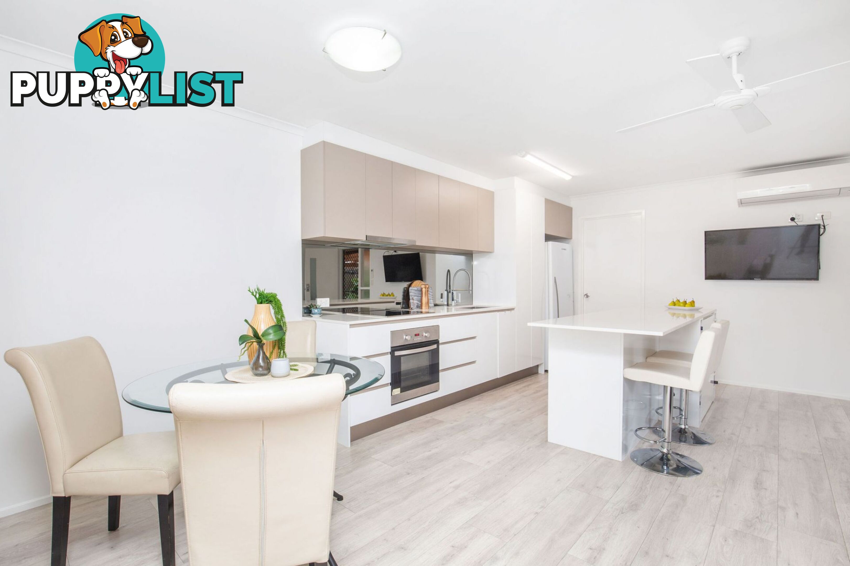 2 195 Central Street Labrador QLD 4215