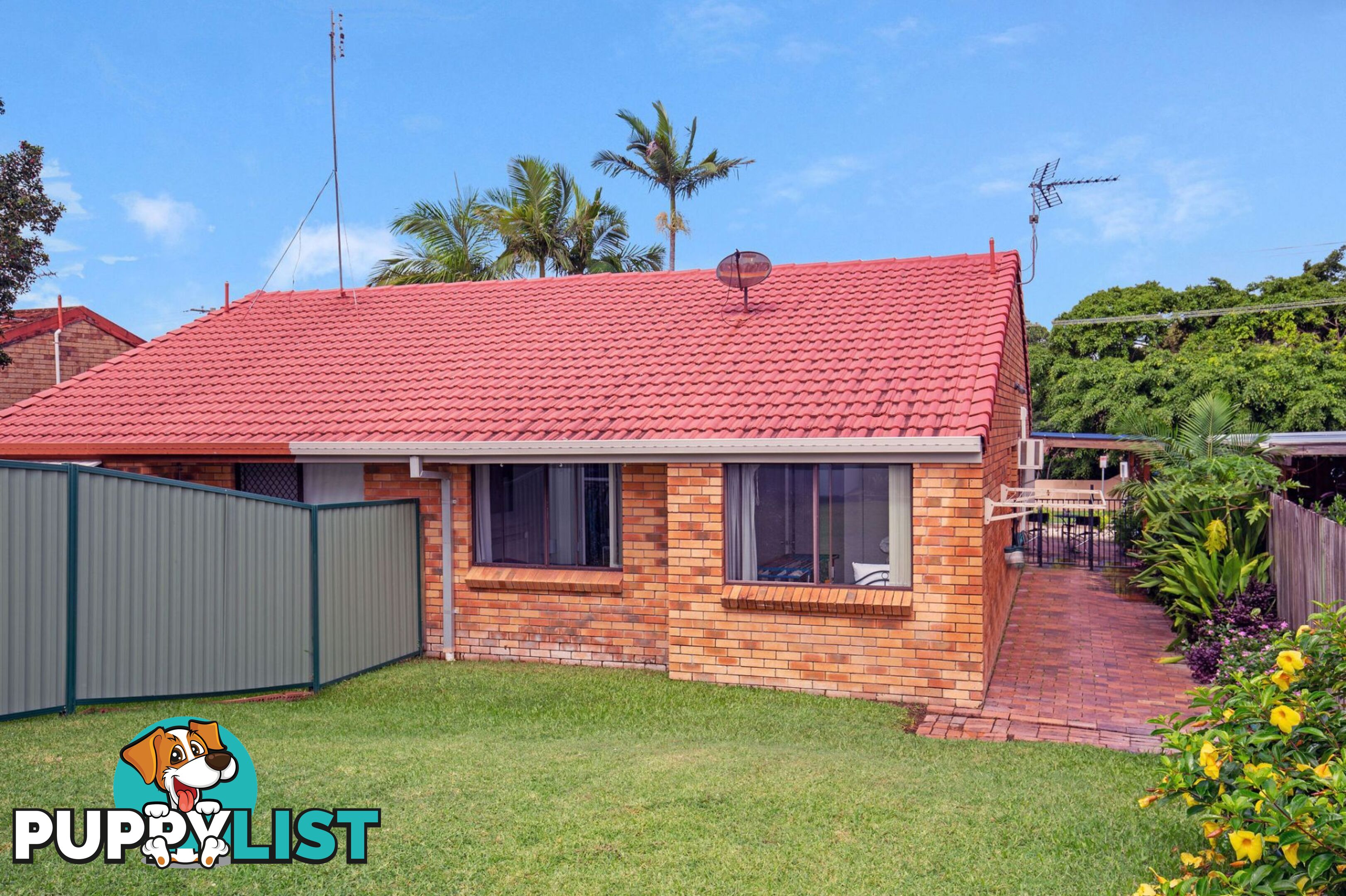 2 195 Central Street Labrador QLD 4215