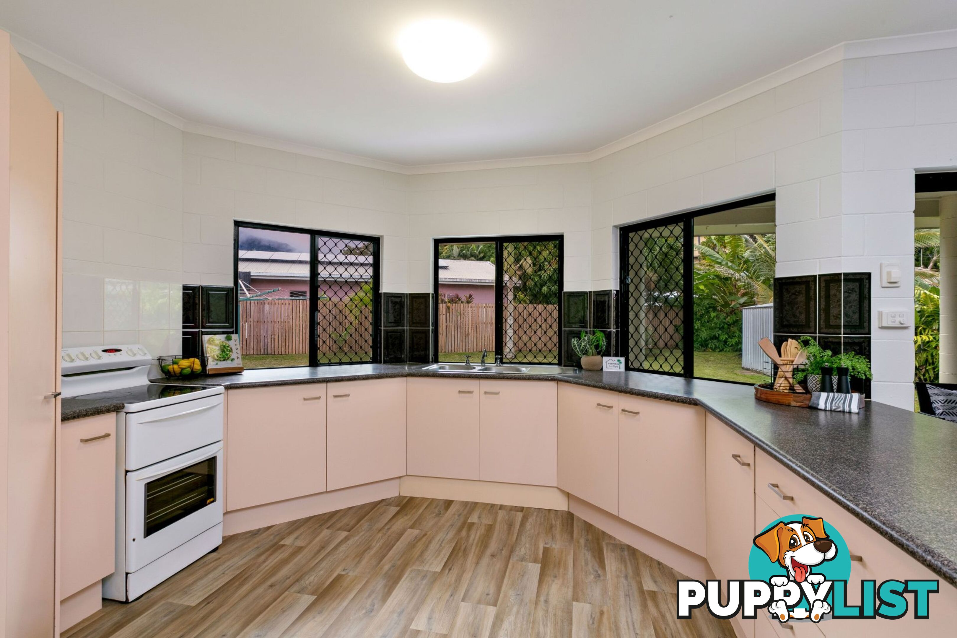 10 Cracknell Road White Rock QLD 4868