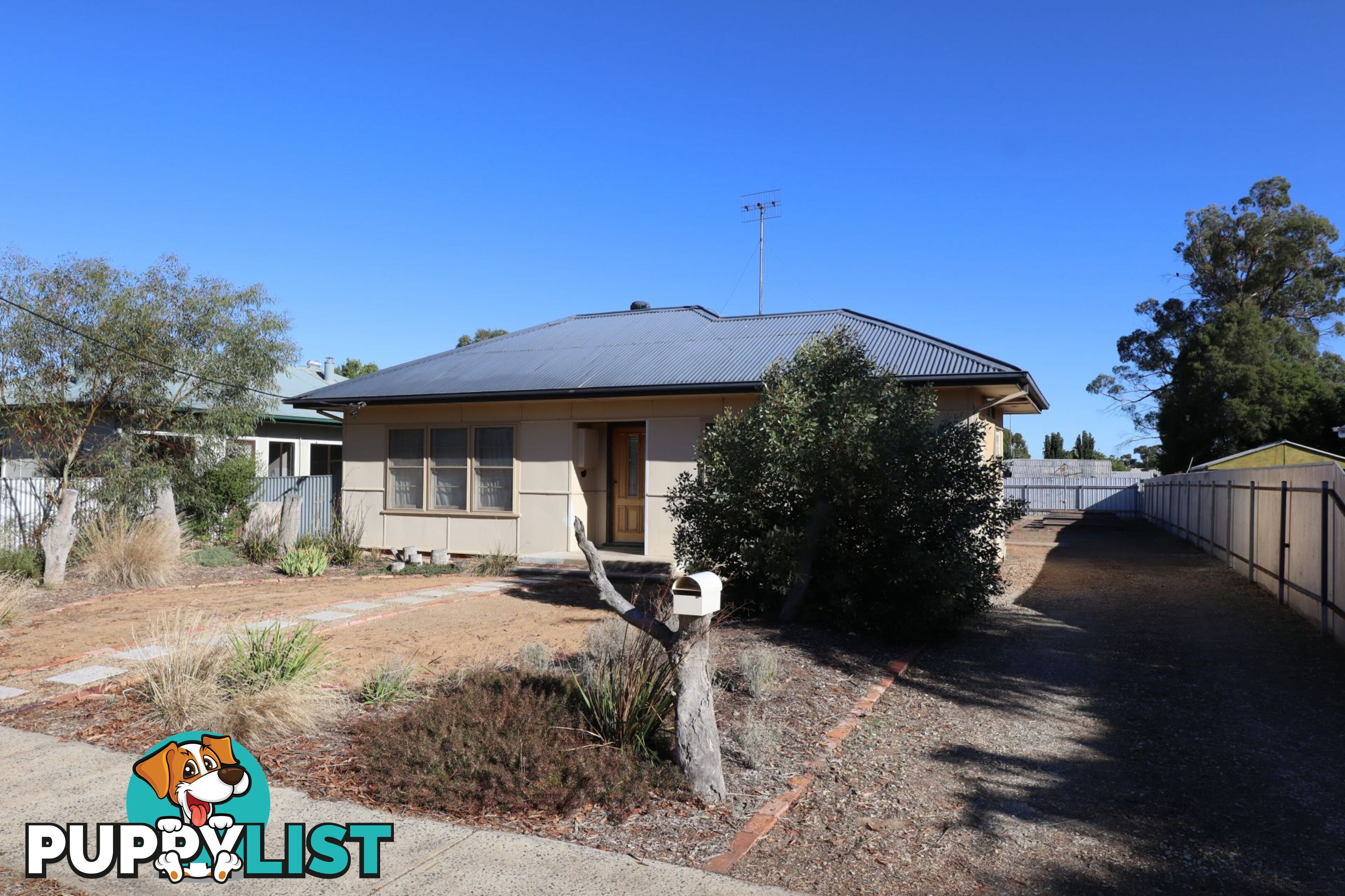 93 Russell Street Deniliquin NSW 2710