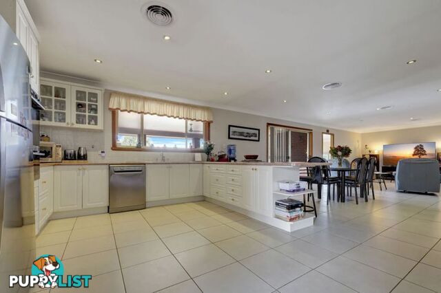 12 Caples Close Kelso NSW 2795