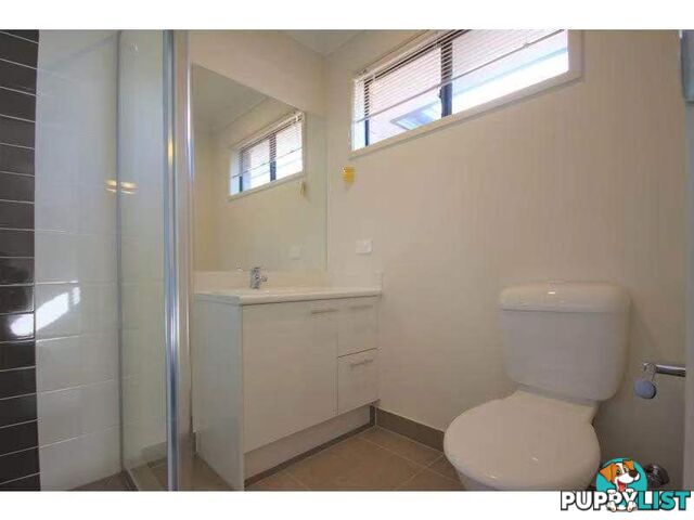 17 Mount Pleasant Street Park Ridge QLD 4125