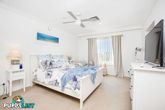 2 14 Pendraat Parade Hope Island QLD 4212