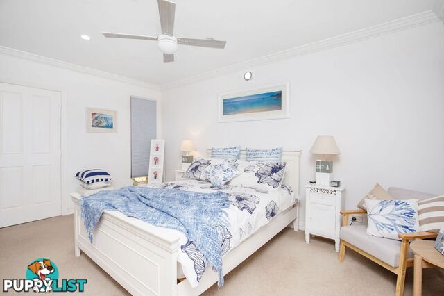 2 14 Pendraat Parade Hope Island QLD 4212