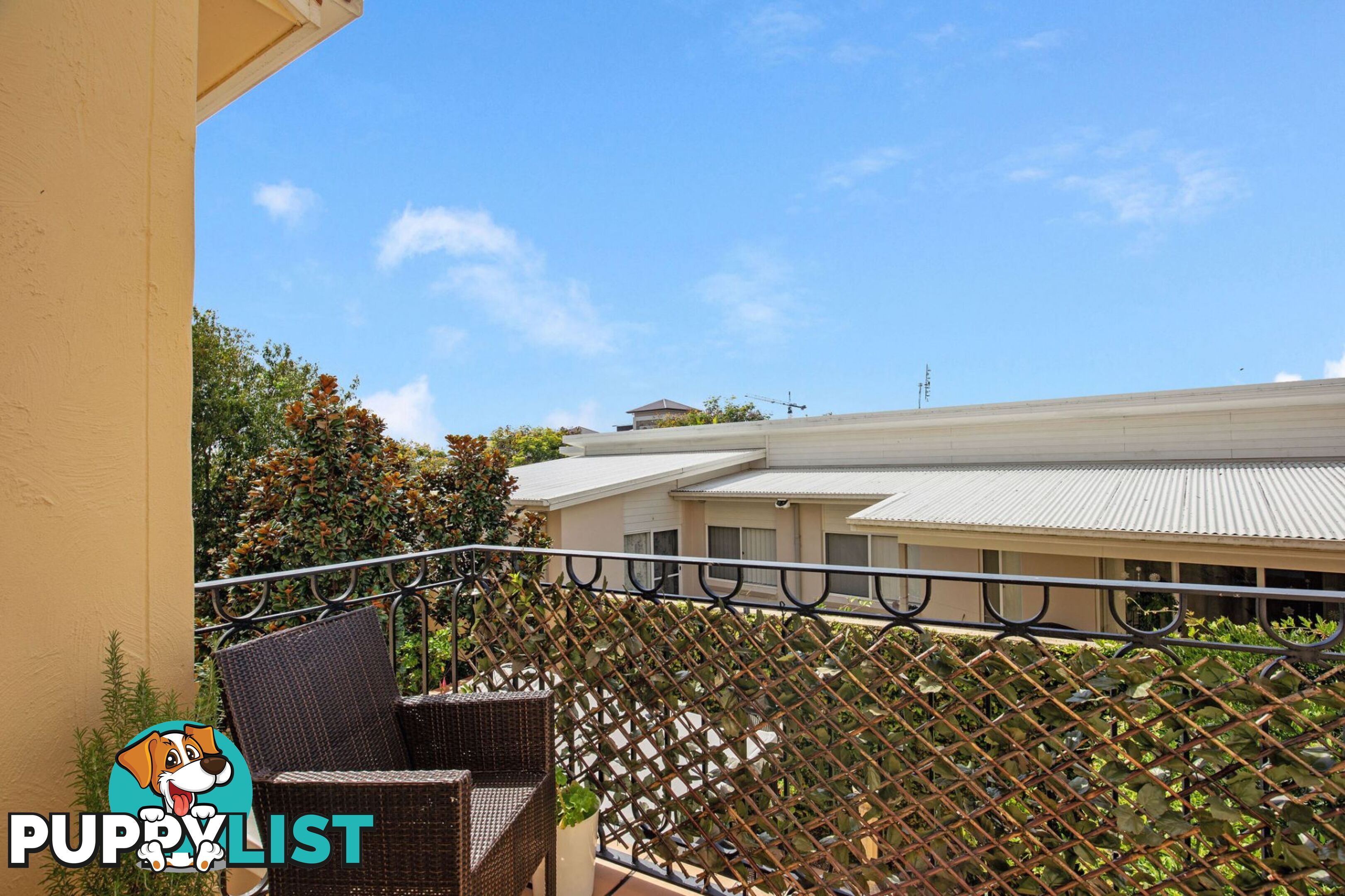 2 14 Pendraat Parade Hope Island QLD 4212