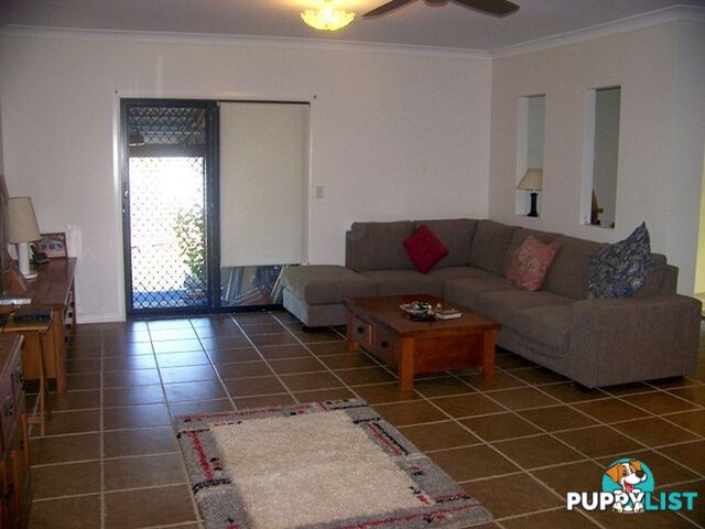 71 Channel St Russell Island QLD 4184