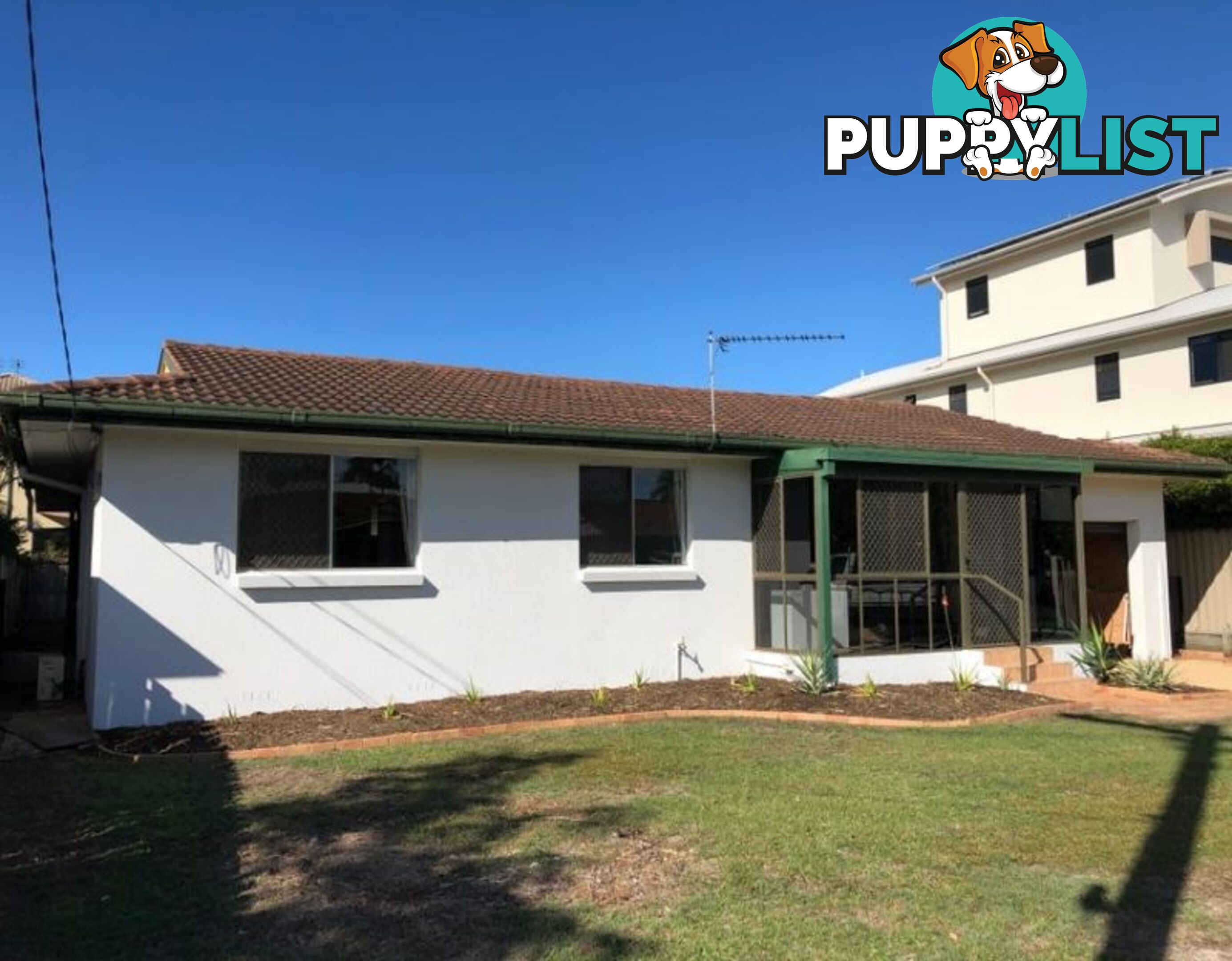 18 Lee Road Runaway Bay QLD 4216